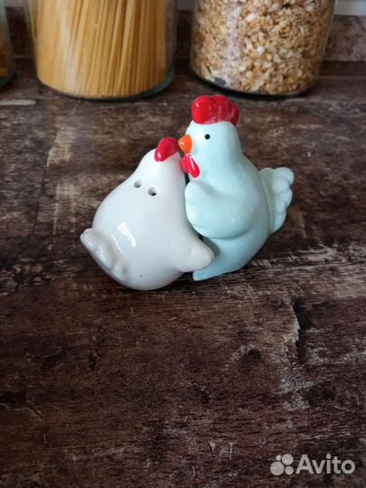 Сахарница и набор из солонки и перечницы