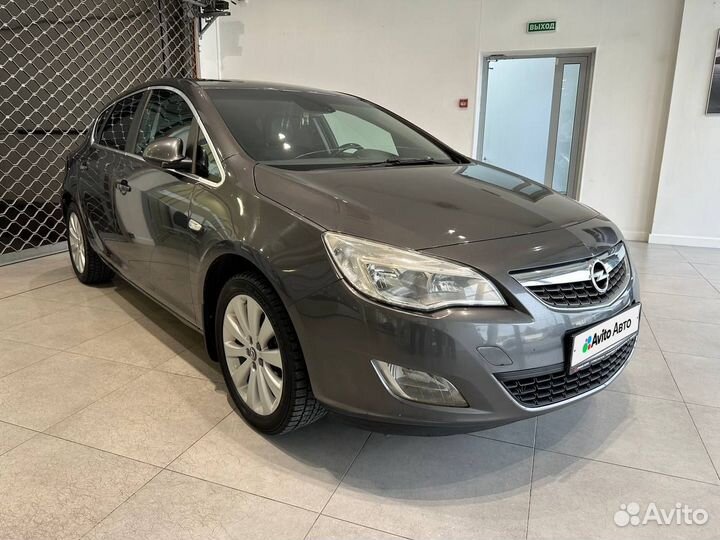 Opel Astra 1.6 МТ, 2011, 176 000 км