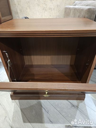 Вешалка с тумбой в прихожую