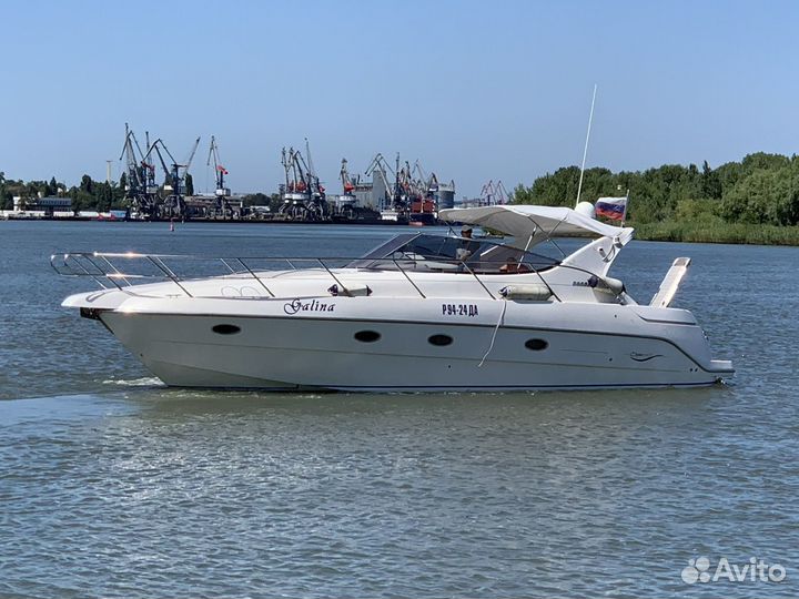 Моторная яхта