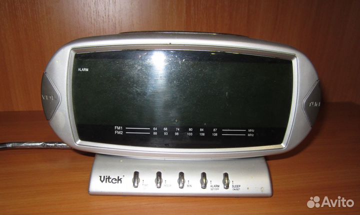 Часы-будильник vitek