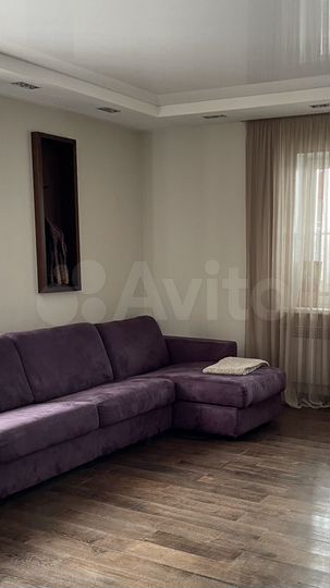 2-к. квартира, 79,5 м², 10/17 эт.