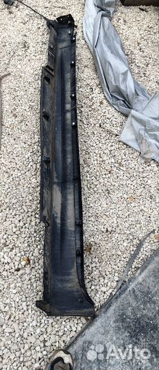 Правая накладка порога черная на Инфинити м37