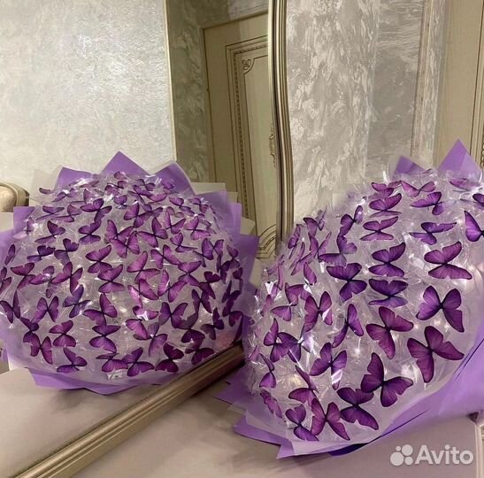 Шикарные букеты из бабочек светящиеся
