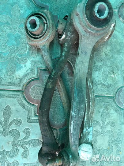 Рычаги передние не mercedes 203