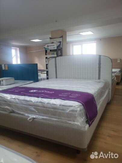 Кровать двуспальная 