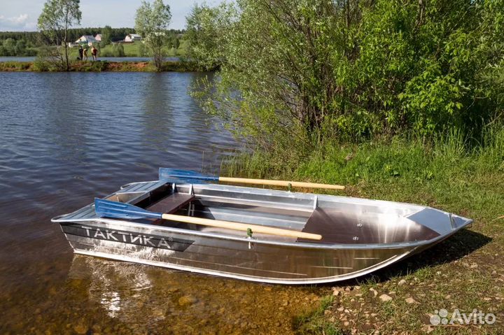 Моторно-гребная лодка Тактика-320