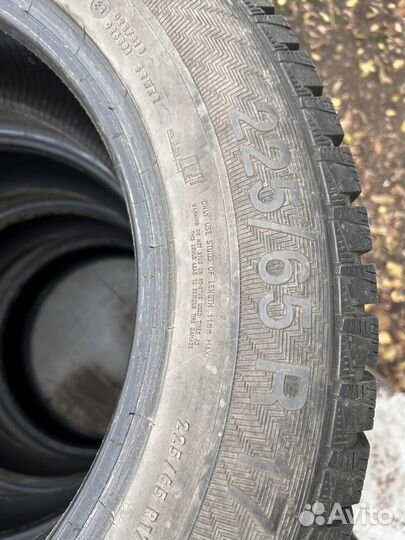 Gislaved Nord Frost 200 2.25/65 R17