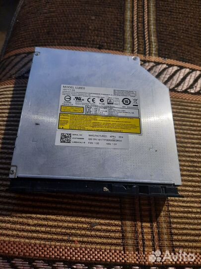 Внутренний привод DVD/CD-RW модель UJ8E0