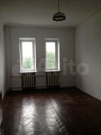 Комната 28 м² в 4-к., 5/5 эт.