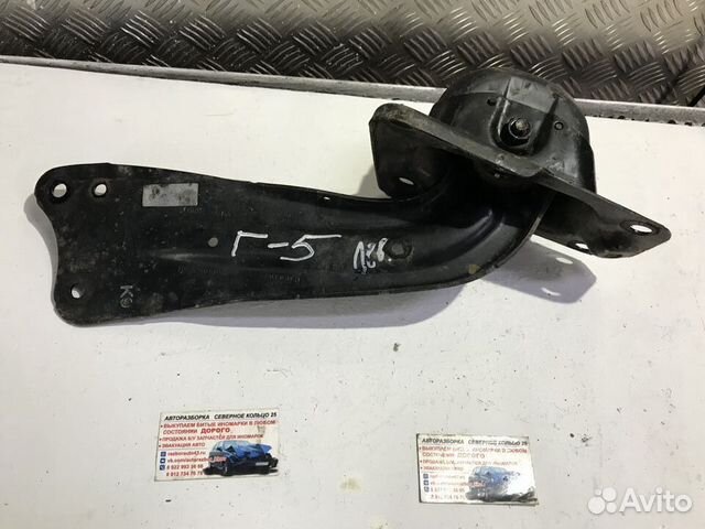 Рычаг задний продольный левый Фольксваген Гольф 5