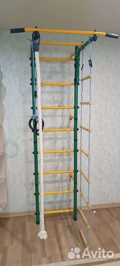 Шведская стенка с турником