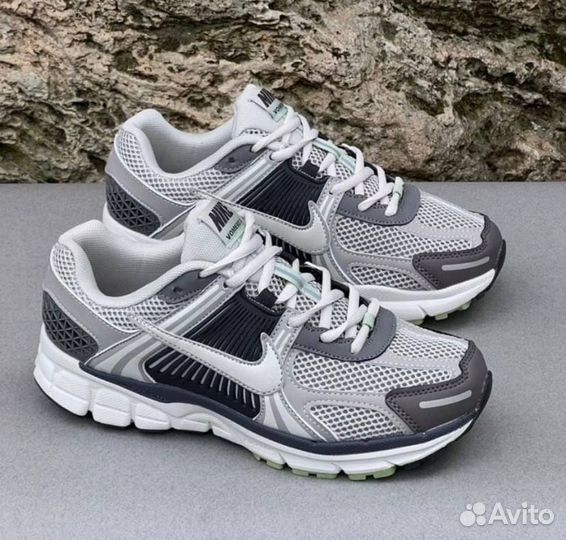 Кроссовки мужские Nike Air Zoom Vomero 5