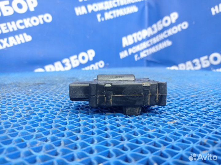 Моторчик заслонок отопителя Audi A6C6 седан ASN