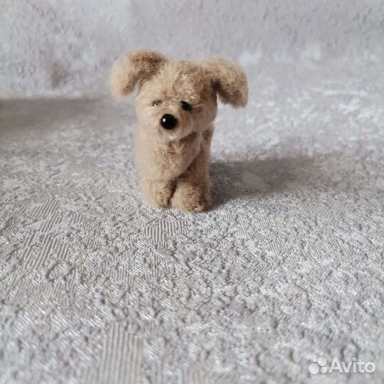 Миниатюрная игрушка собака