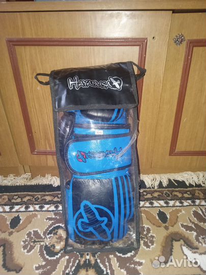 Боксерские перчатки