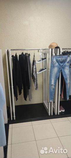 Продам шоурум женской и мужской одежды