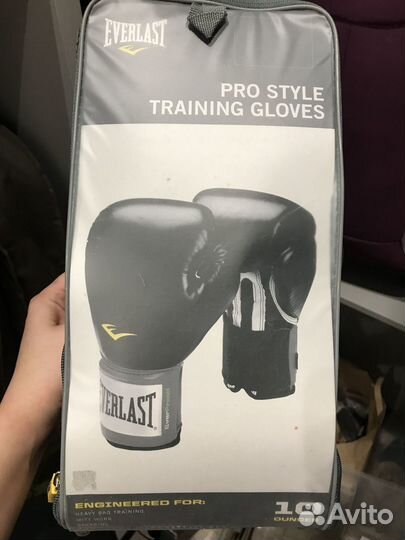 Боксерские перчатки Everlast 10 oz