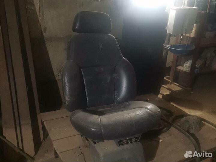 Сидение кожанное автомобильное б у