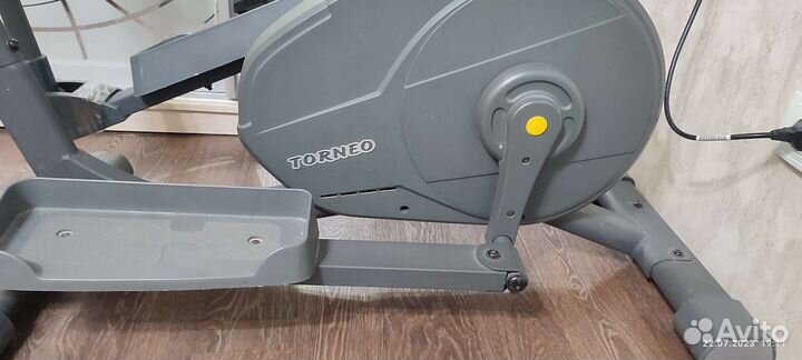 Эллиптический тренажер torneo