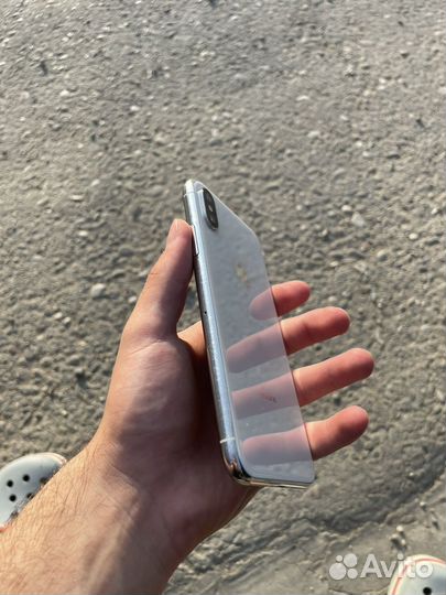 Телефон iPhone 10