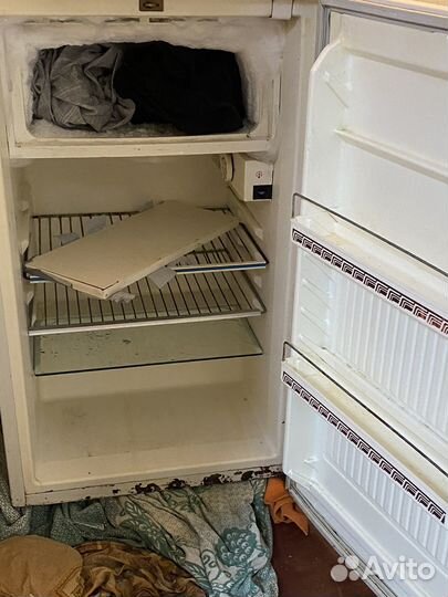 Холодильник маленький (Забронировано до 30.07)