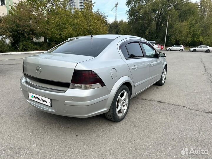 Opel Astra 1.6 AMT, 2008, битый, 158 000 км