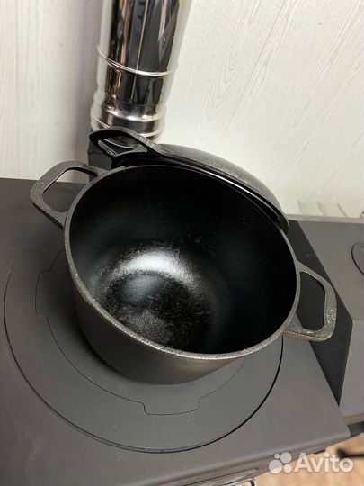 Кастрюля чугунная с крышкой - сковородой 4л
