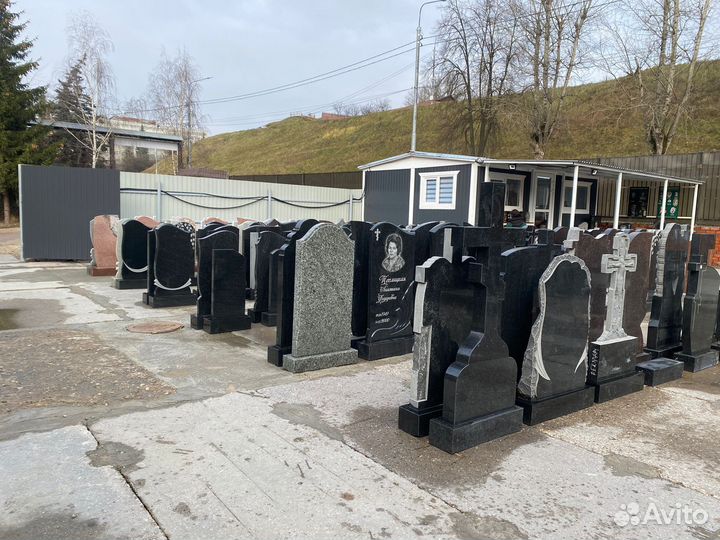 Памятники на могилу из натурального гранита