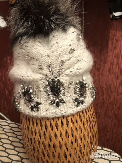 Шапка со стразами