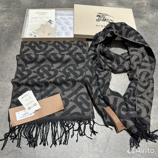 Шарф в коробке с документами burberry