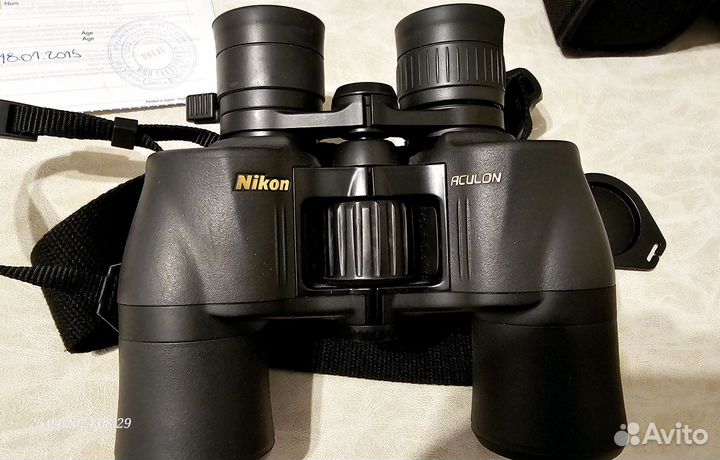 Бинокль Nikon Aculon A211 Zoom 8-18x42
