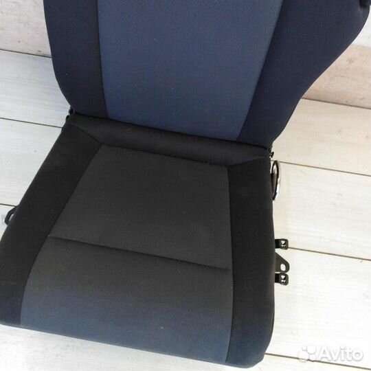 Сиденье заднее левое Opel Zafira B третий ряд