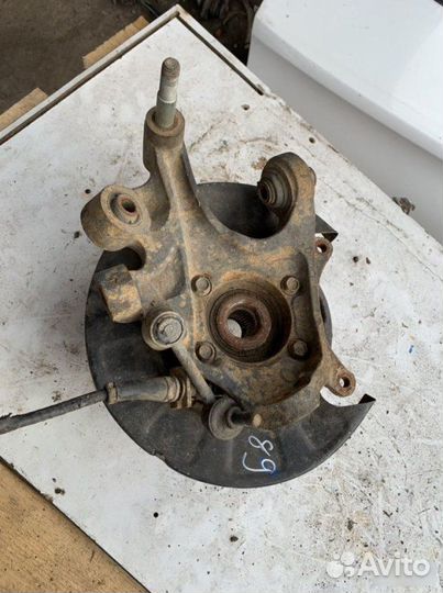 Кулак задний левый Hyundai Santa Fe