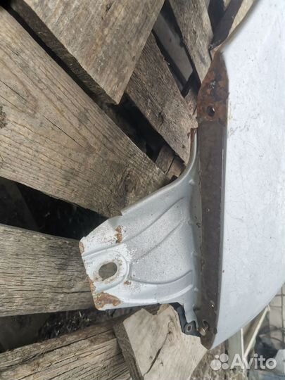 Крыло переднее правое w 210