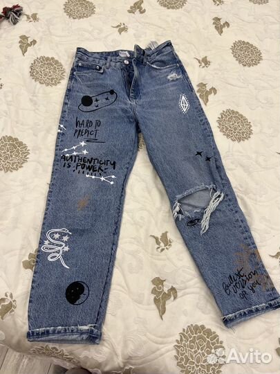 Джинсы bershka 26 плотная джинса