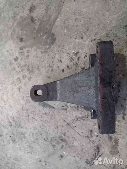 Кронштейн двигателя MAN передний левый