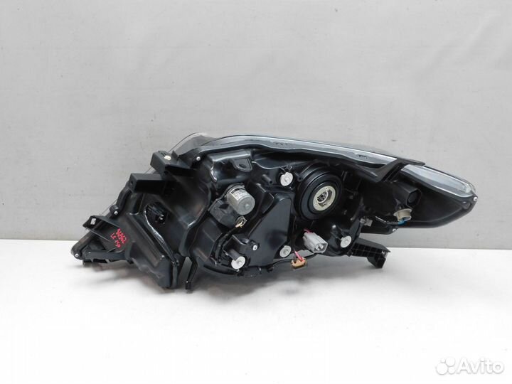 Фара правая Toyota Land Cruiser Prado