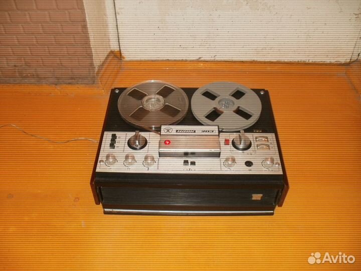 Пишущий катушечный магнитофон 