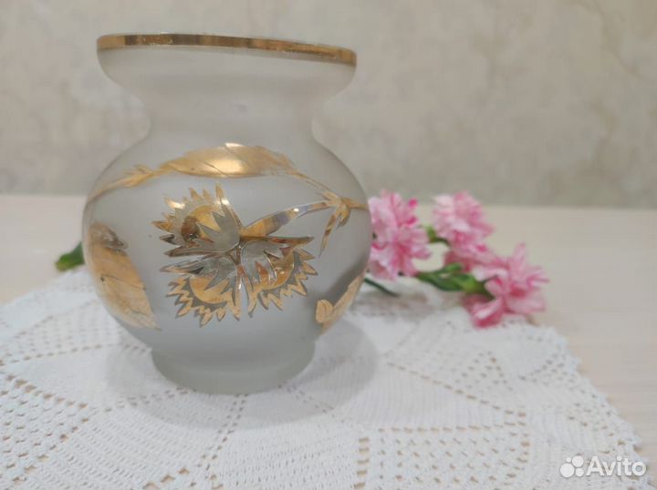 Ваза Орех завода красный май