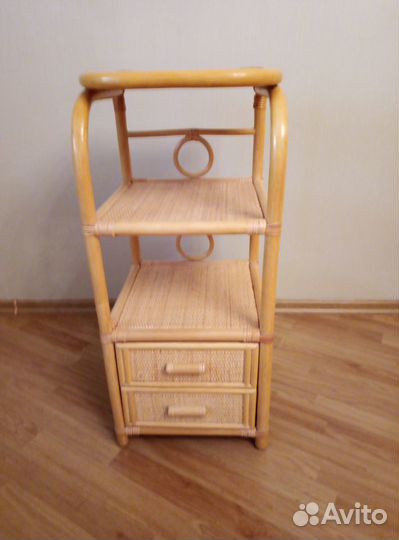 Этажерка из ротанга натуральная