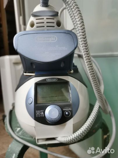 Утюг на паровой станции De’Longhi VVX 2200