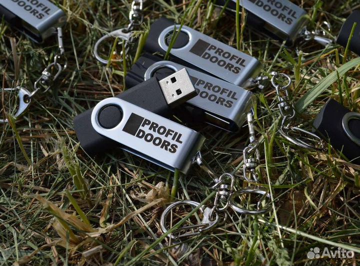 Флешка с гравировкой как брелок