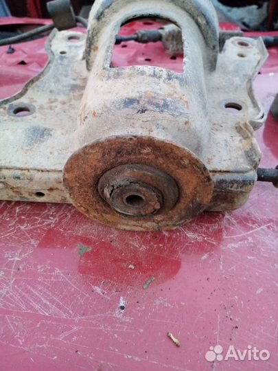 Кронштейн задней стойки Hyundai Sonata EF Соната