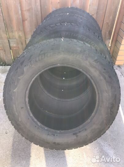 Bridgestone Blizzak DM-V2 265/65 R17