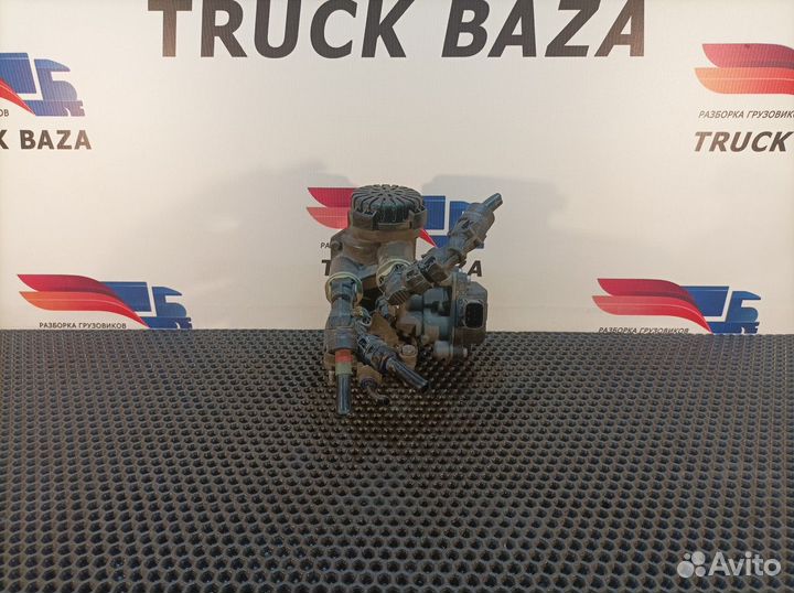 Кран управления тормозами прицепа