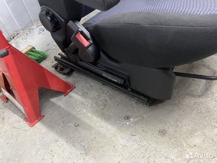 Сиденье на газель с подлокотником