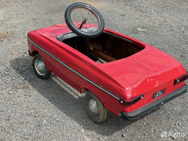 Продаю педальный москвич СССР третей серии