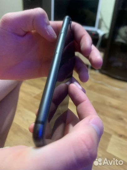 iPhone 8, 64 ГБ