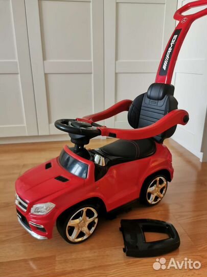 Машинка-каталка с ручкой